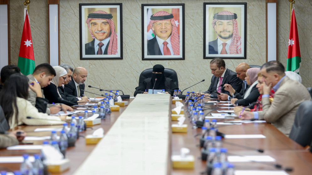 المرأة النيابية تبحث تعزيز الحماية من العنف الاسري وحماية الطفل