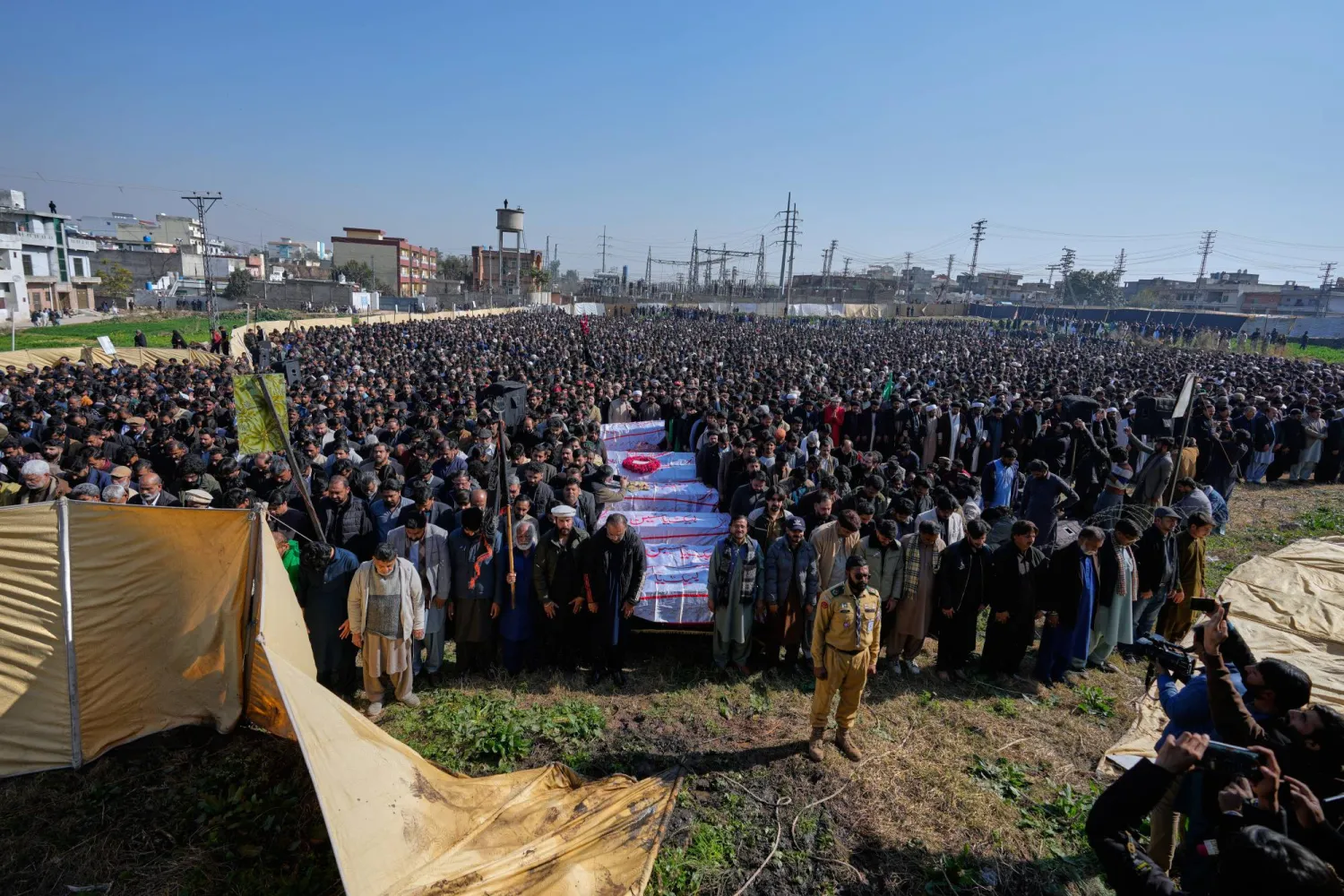 باكستان تحدد هوية منفذ هجوم المسجد في اسلام اباد وتعزز الاجراءات الامنية
