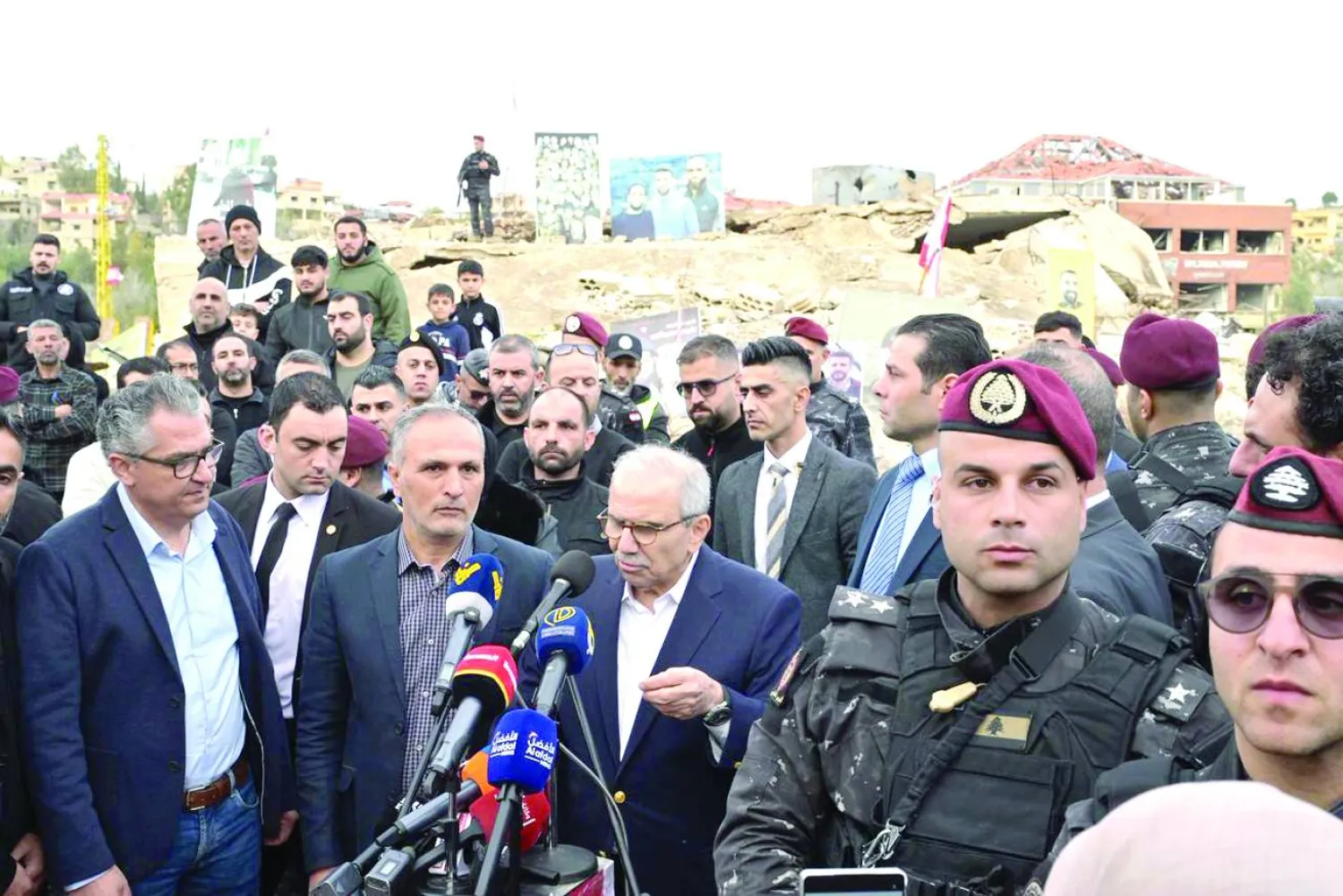 قاسم يعزز سيطرته داخل حزب الله وسط تغييرات ادارية