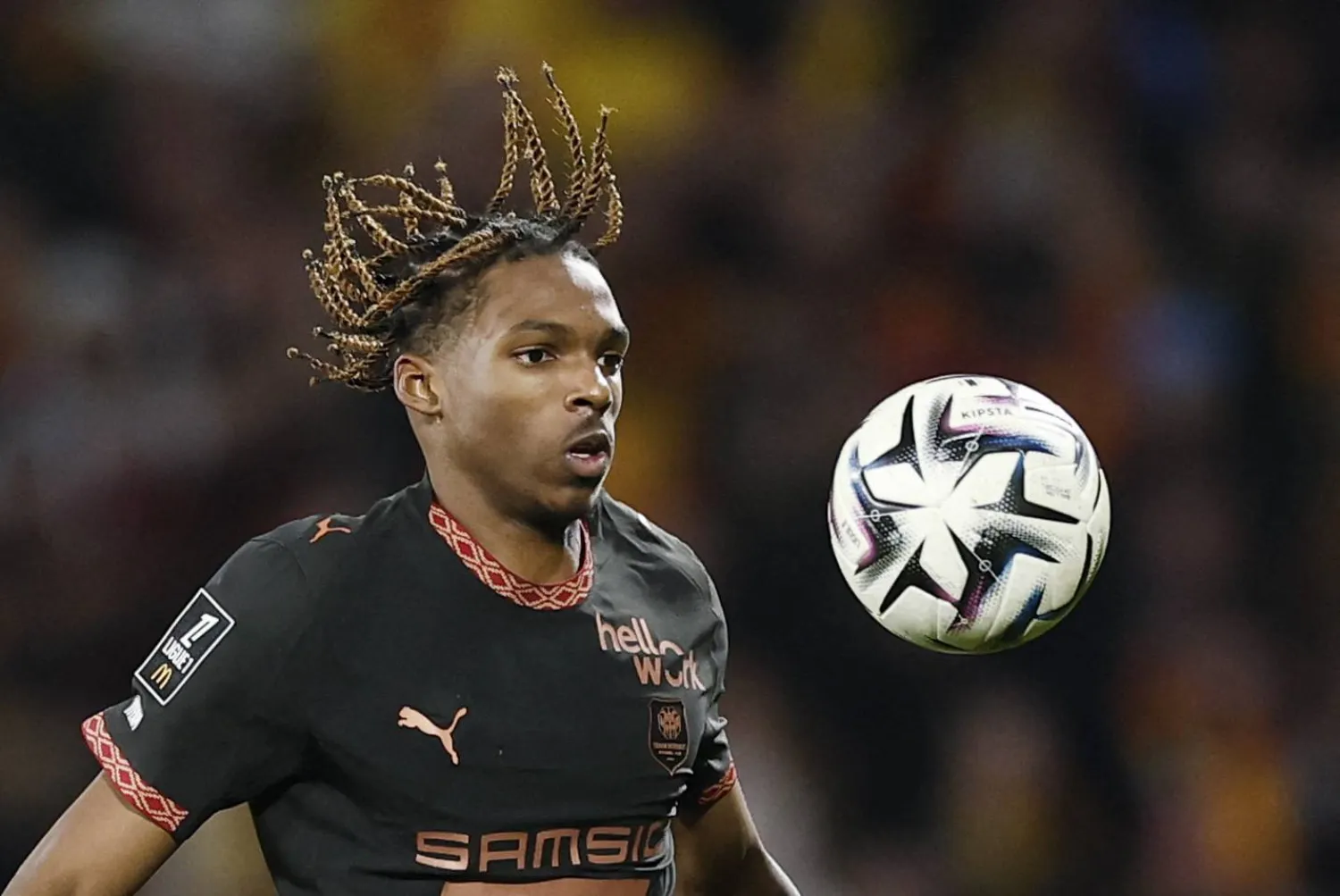 إصابة جيريمي جاكيه تثير القلق قبل انتقاله إلى ليفربول