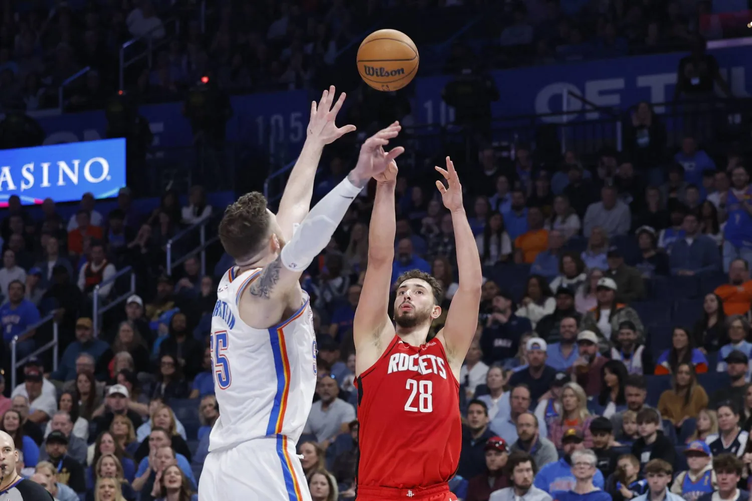 شنغون يقود هيوستن روكتس لإسقاط حامل لقب الدوري