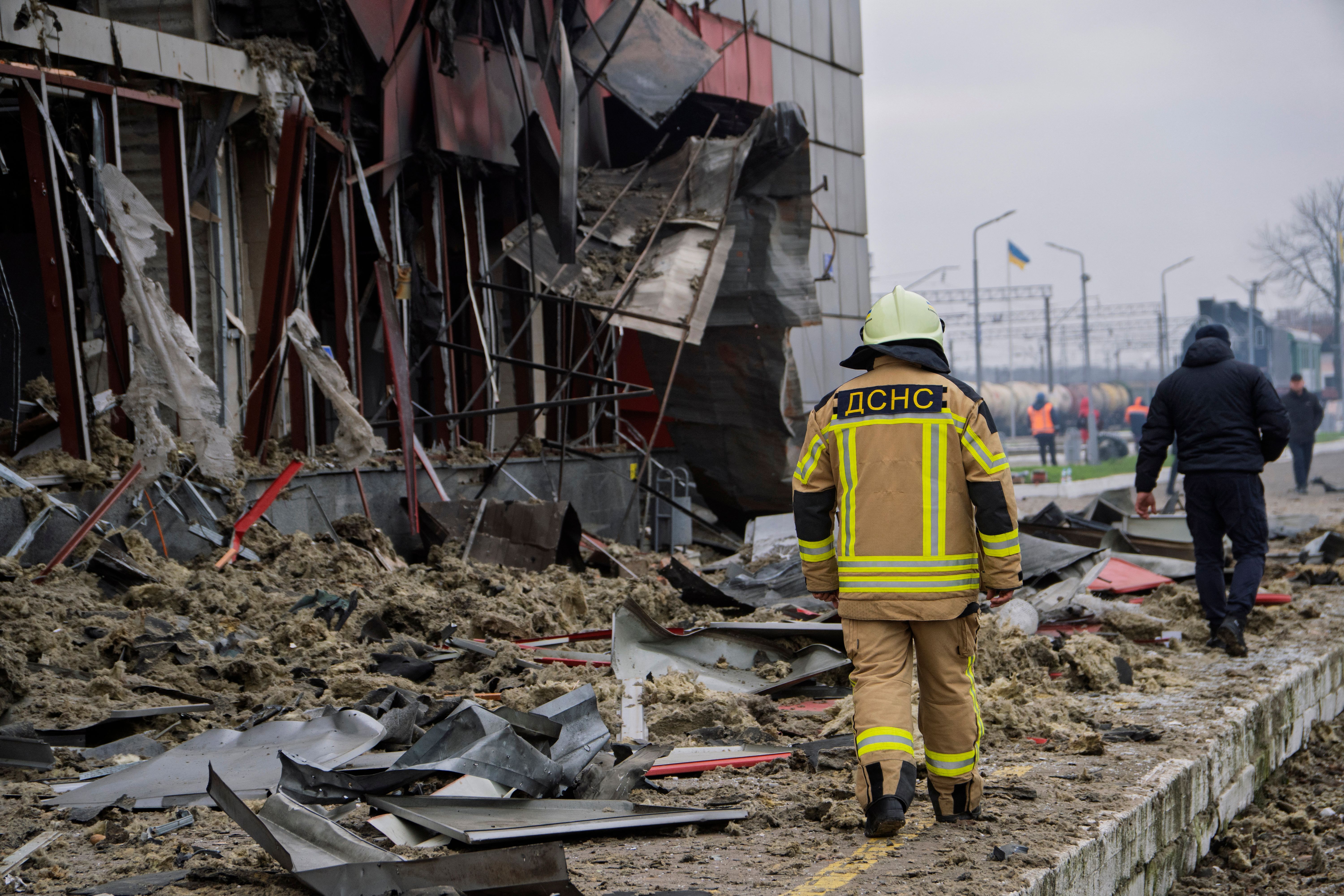 ثلاثة قتلى في غارات روسية عنيفة على أوكرانيا