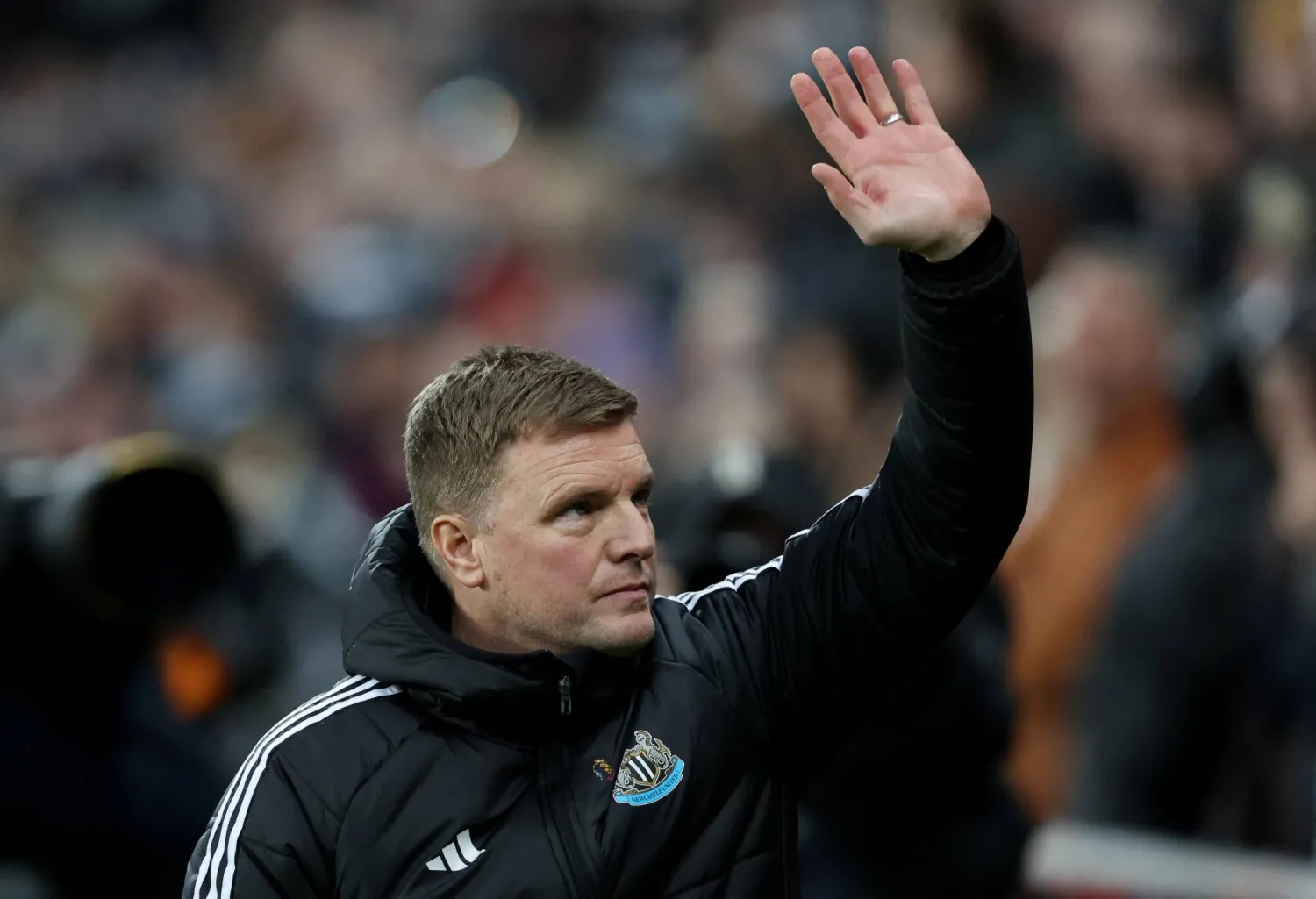 خطر فقدان إيدي هاو يهدد نيوكاسل يونايتد