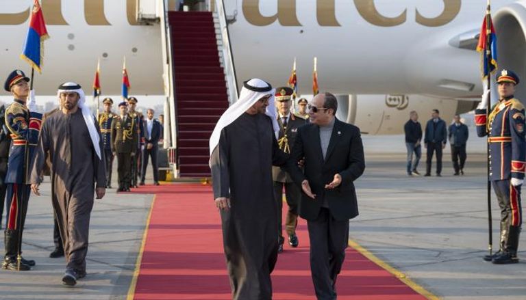 السيسي يصل الإمارات في زيارة أخوية