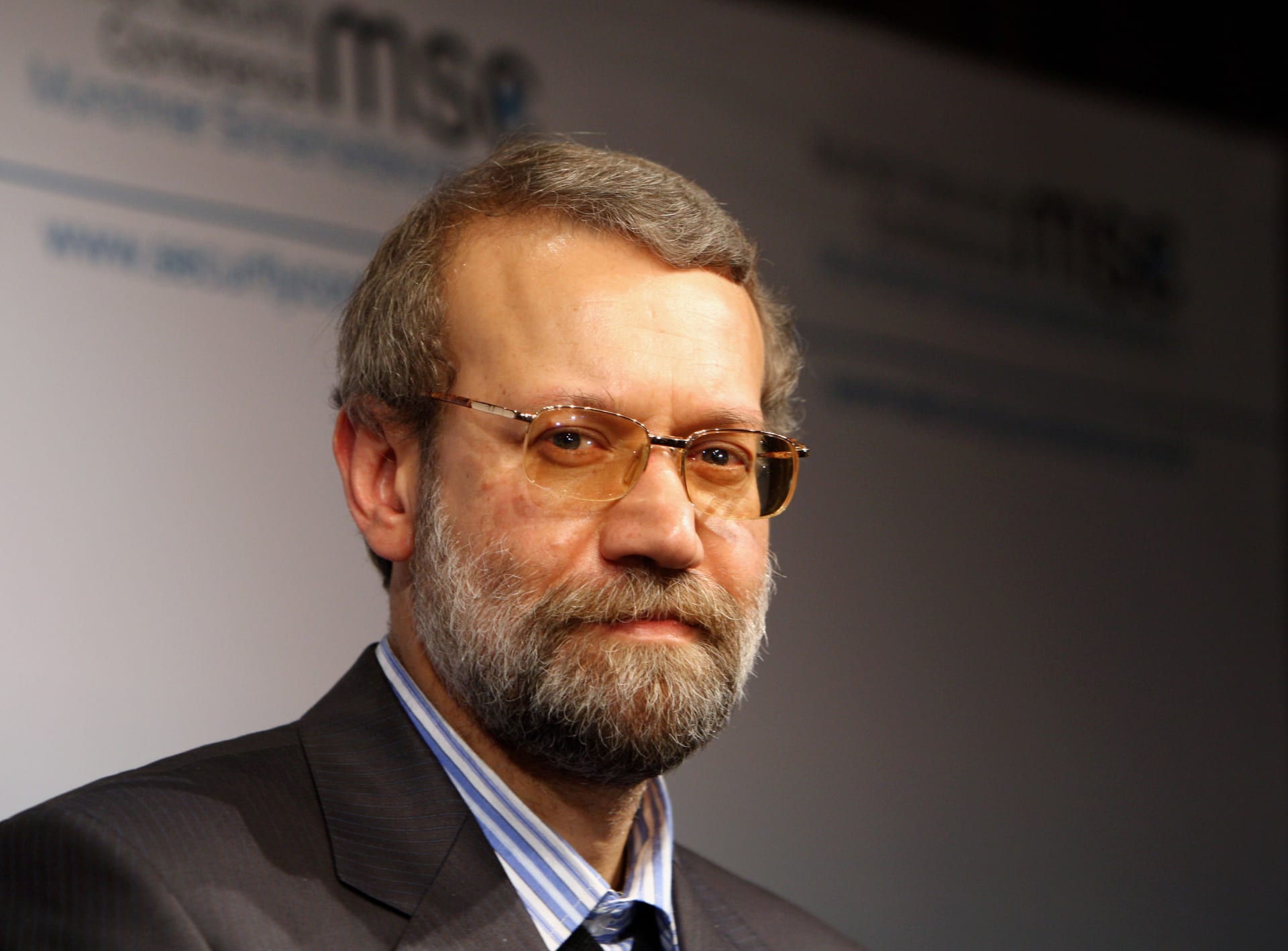 لاريجاني يصل عمان بعد جولة مفاوضات مع واشنطن