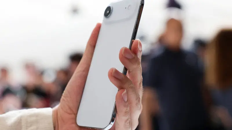 أبل تطور ميزات الصحة على آيفون لتحليل طريقة المشي وتحسين التوازن