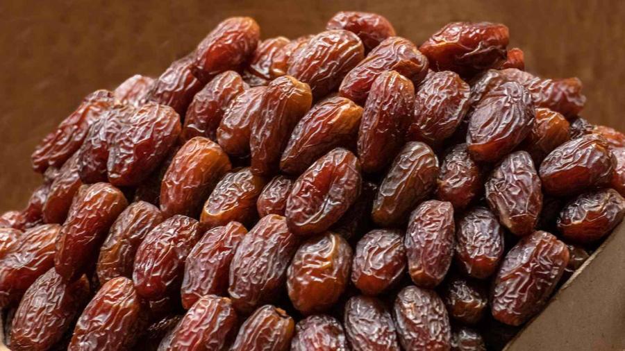 الغذاء والدواء تغلق مصنع تعبئة تمور غير مرخص