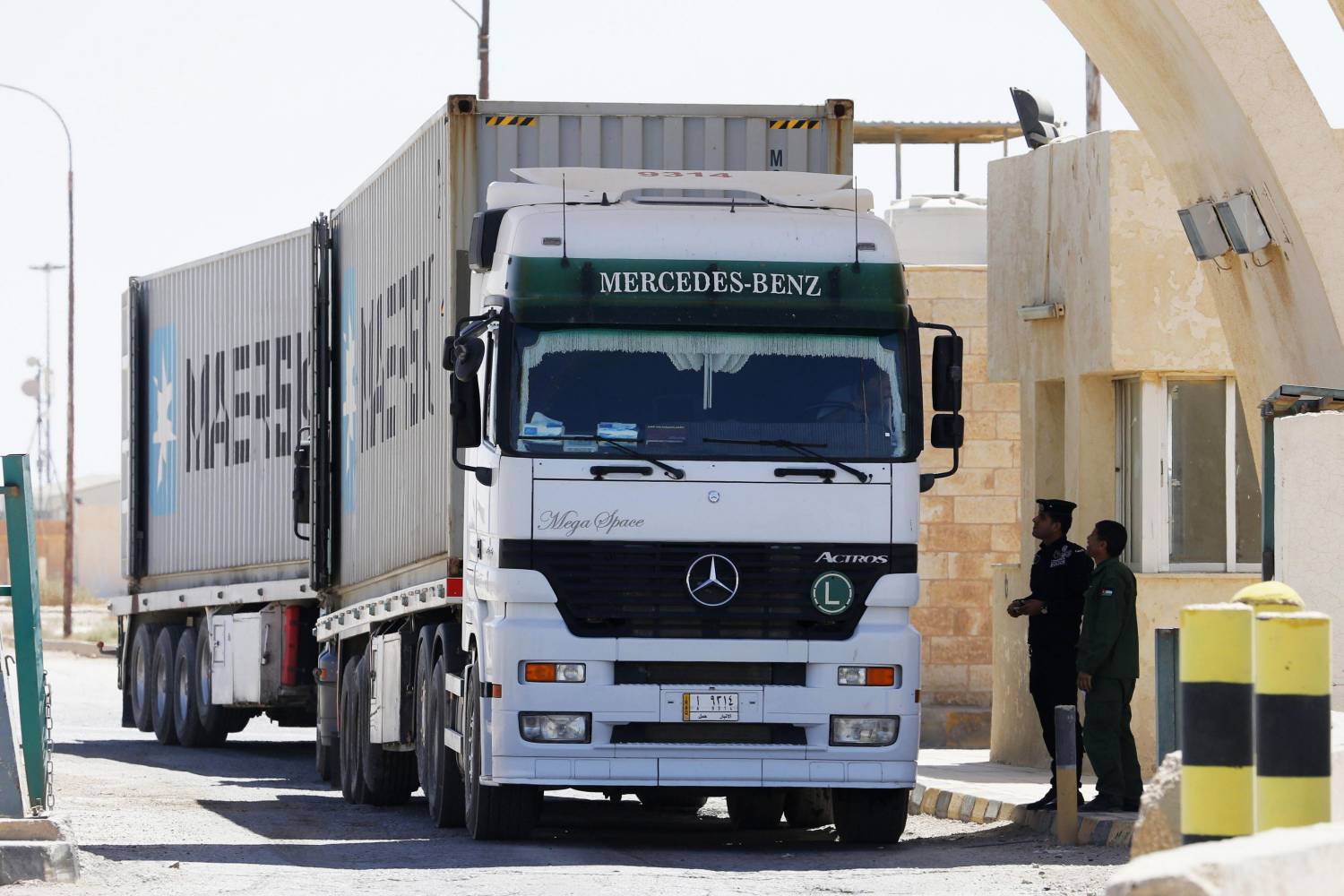 وزارة النقل تؤكد استمرارية حركة الترانزيت رغم منع الشاحنات الأجنبية إلى سوريا
