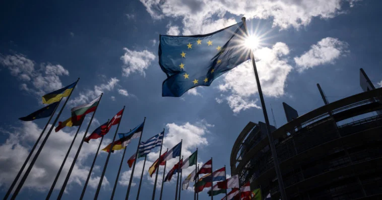 قادة اوروبا يبحثون تعزيز الاقتصاد في مواجهة ضغوط الصين والولايات المتحدة