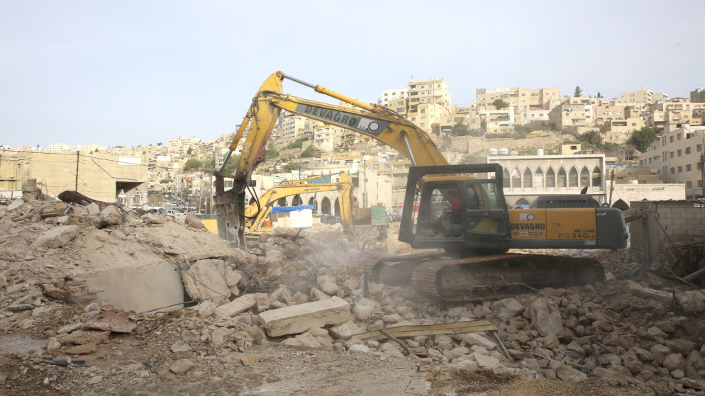 أمانة عمان تنفذ أعمال هدم في شارع الطلياني ضمن مشروع تطوير أحياء العاصمة