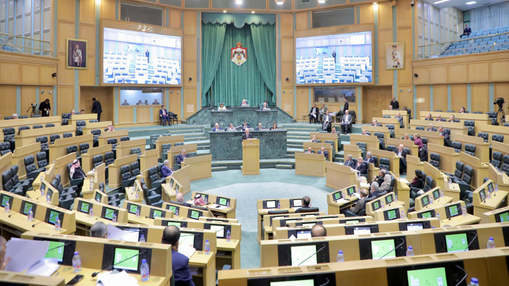 الاعيان يقر 7 مشاريع قوانين ويعيد معدل المنافسة الى النواب