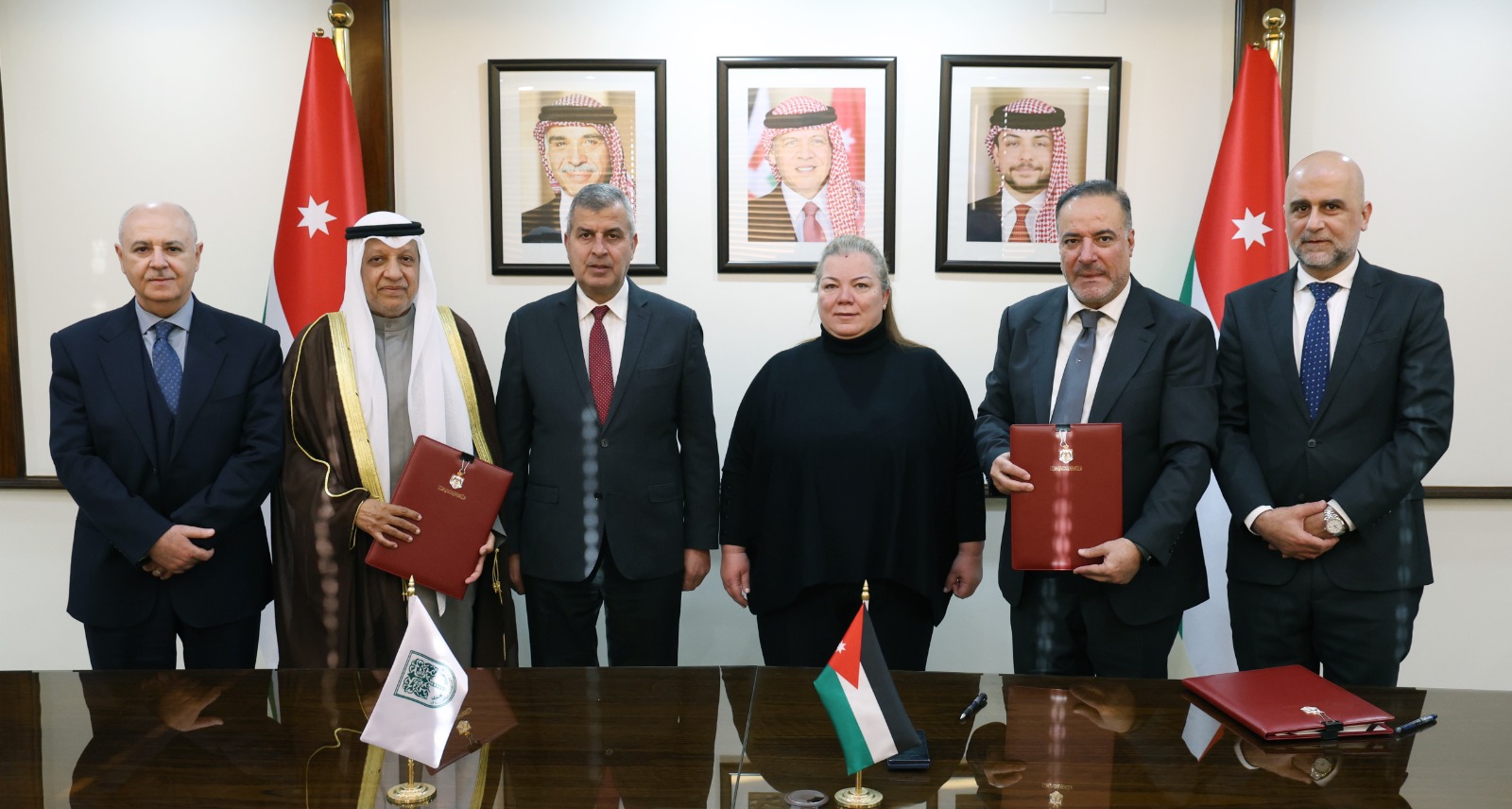 توقيع اتفاقية لتمويل مشروع تغذية كهربائية للناقل الوطني للمياه