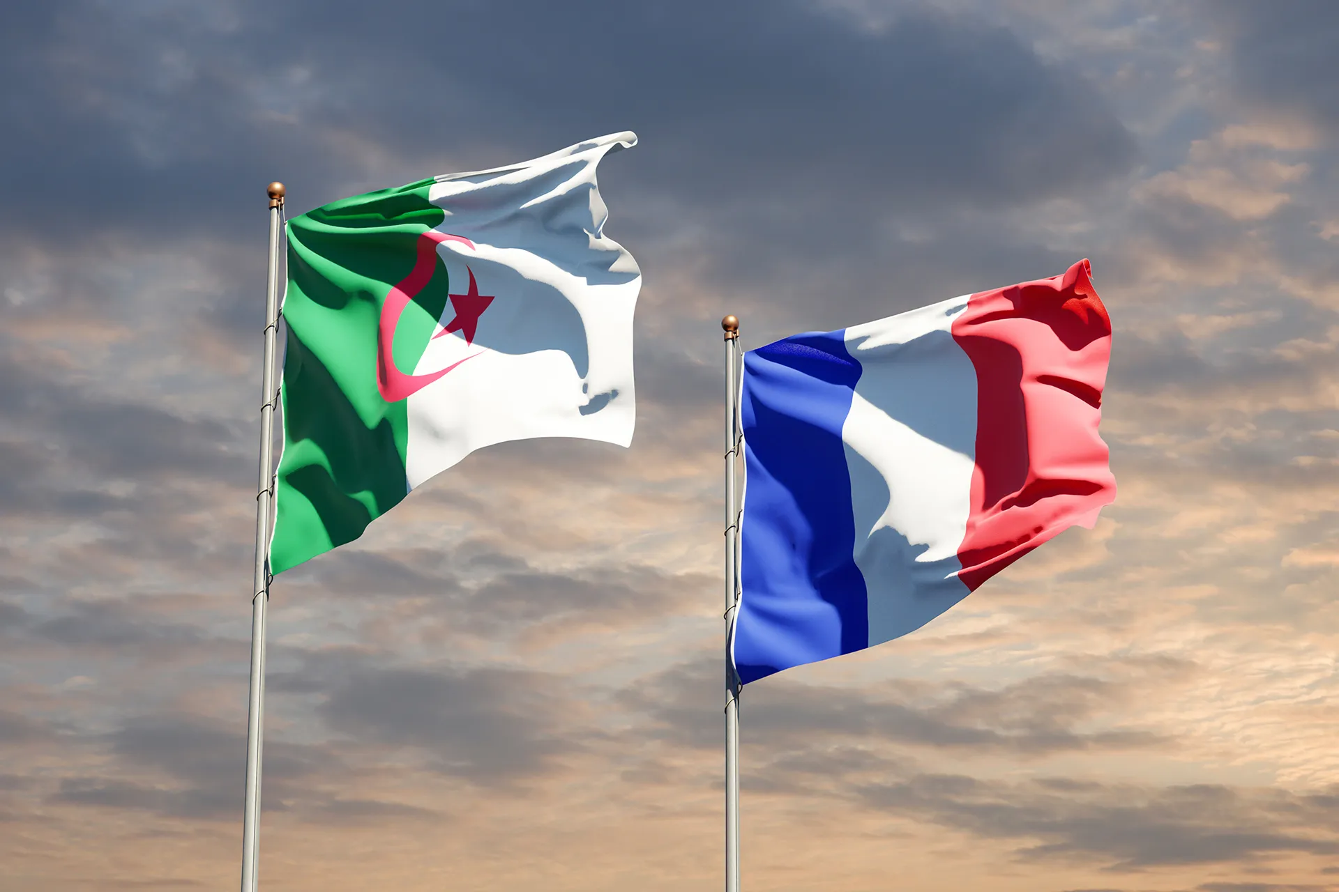 وزير الداخلية الفرنسي يزور الجزائر لإعادة تفعيل التعاون الأمني