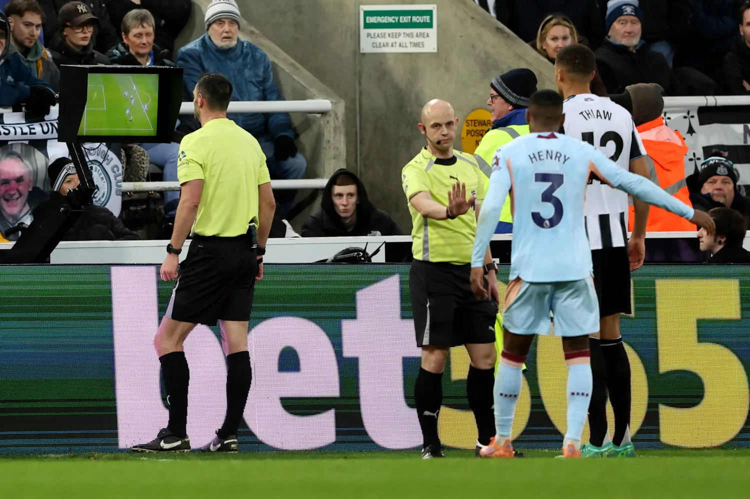 جدل مستمر حول تقنية حكم الفيديو المساعد في كأس الاتحاد الإنجليزي