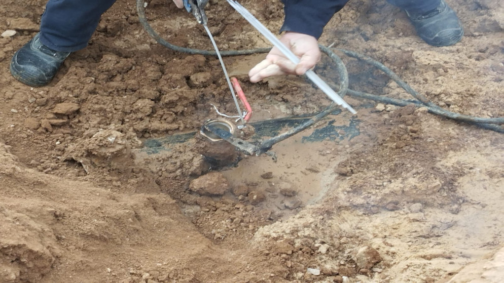 حملة لازالة اعتداءات على مصادر المياه في الموقر جنوب عمان