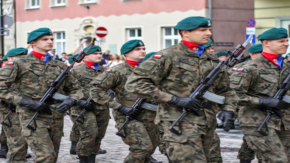 الجيش البولندي يمنع دخول المركبات الصينية إلى المنشآت العسكرية