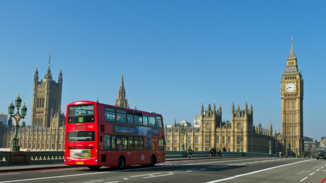 الشركات البريطانية تسجل انتعاشاً للشهر الثاني على التوالي رغم ضغوط سوق العمل