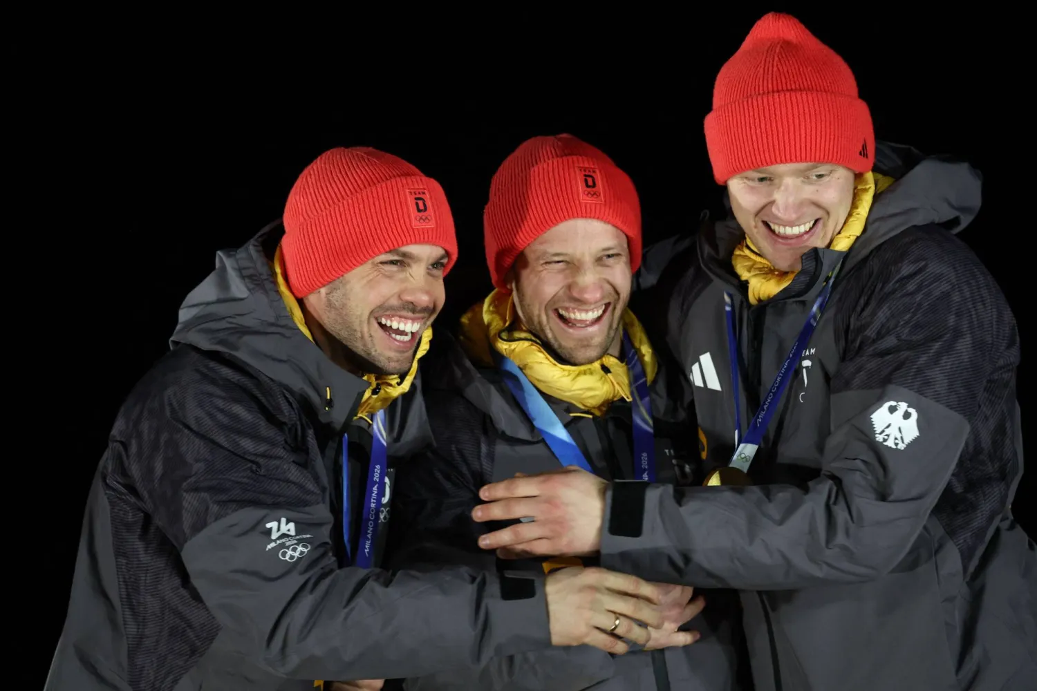 ويندل وأرلت يحملان علم ألمانيا في ختام الأولمبياد الشتوي