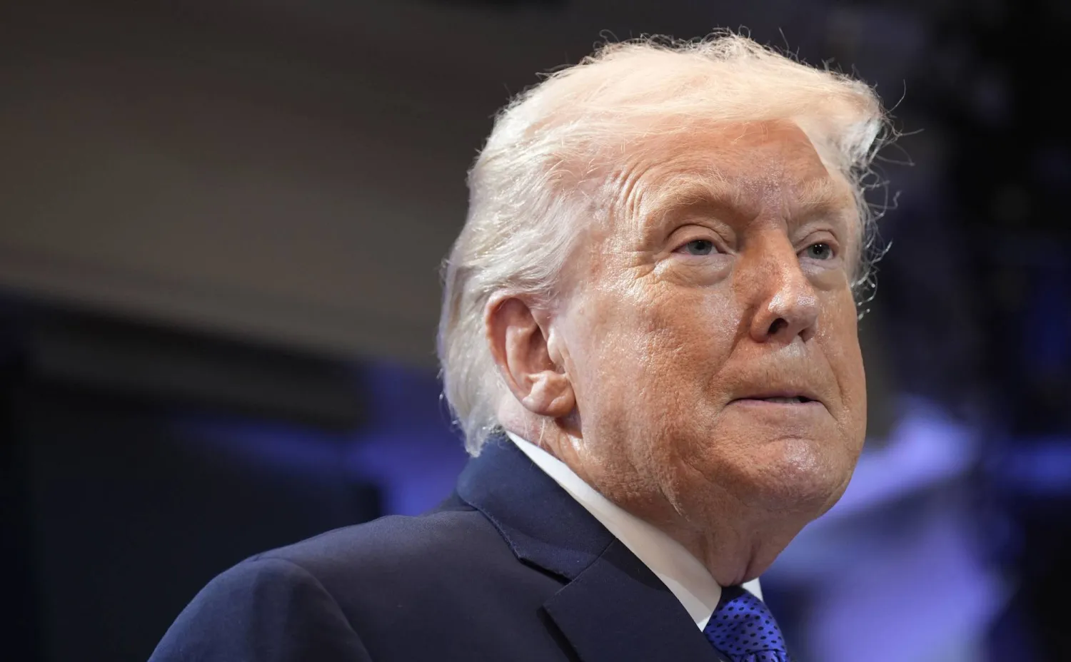 ترمب يدفع نحو حرب مع إيران ومستشاروه يحثونه على الاهتمام بالاقتصاد