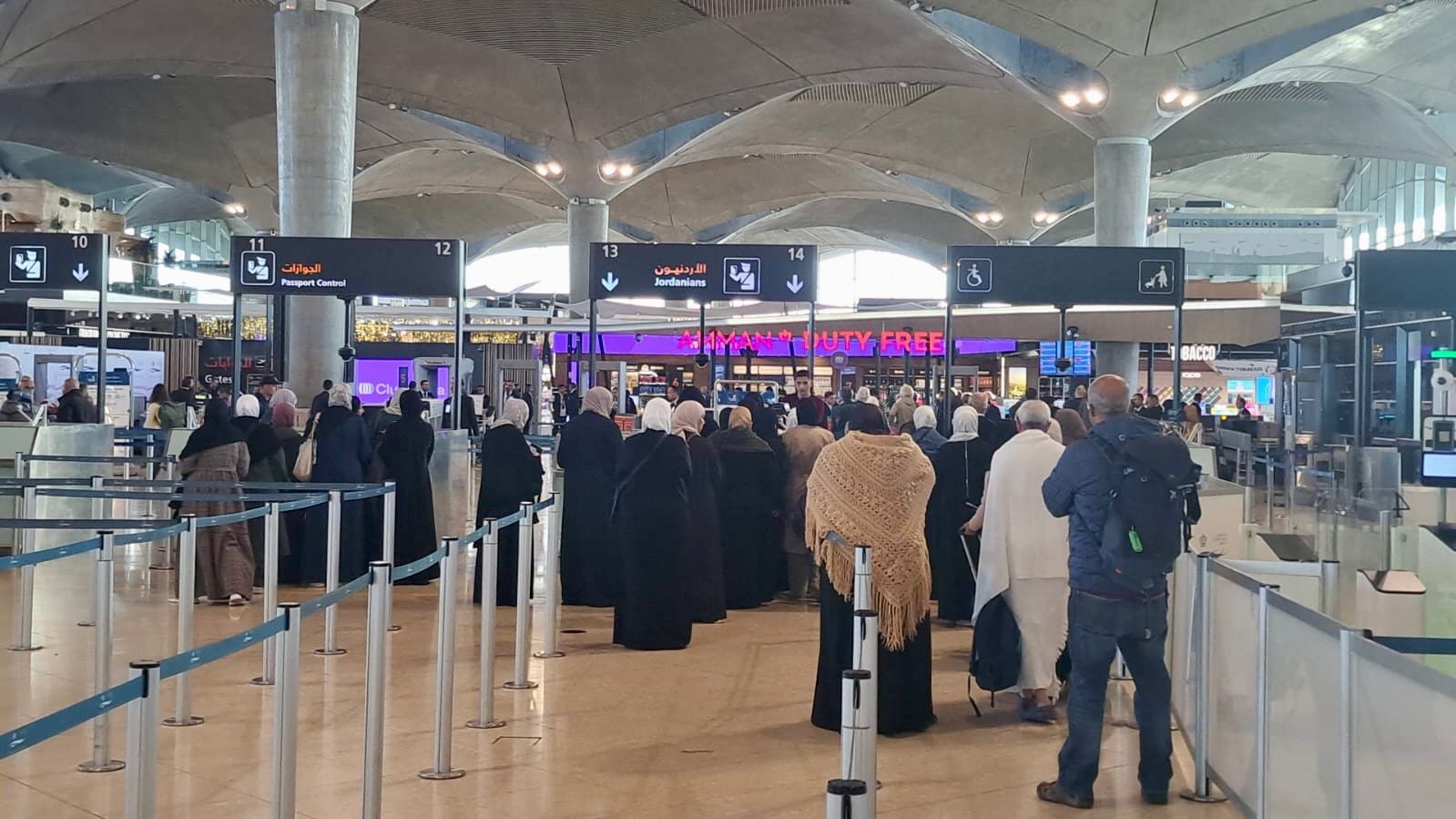 انطلاق بعثة الملكة رانيا العبدالله لأداء مناسك العمرة