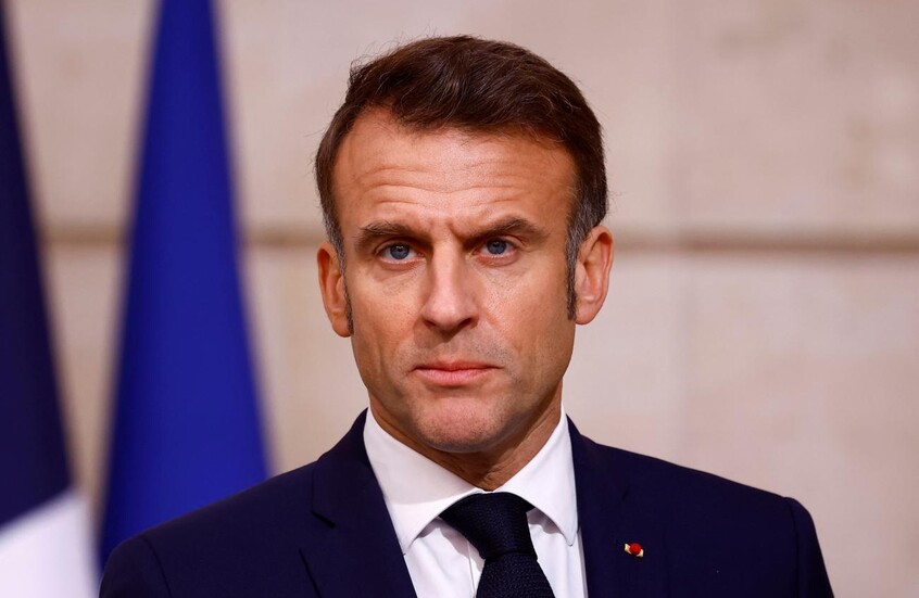 ماكرون: فرنسا ترسل حاملة طائرات إلى البحر المتوسط