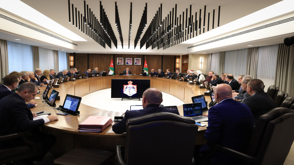 الحكومة تسدد متأخرات مستحقة لصالح مستودعات شركات الأدوية على وزارة الصحة بقيمة 70 مليون دينار