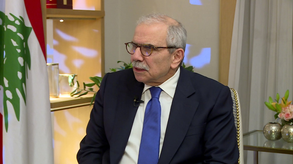 رئيس الوزراء اللبناني يأمر بمنع أي نشاط للحرس الثوري الإيراني تمهيدا لترحيلهم