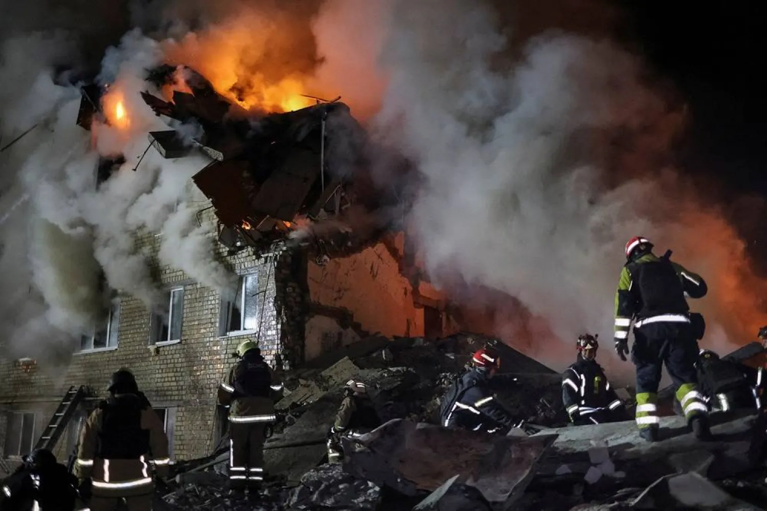 دوي صفارات إنذار أوكرانية مع استهداف روسيا مجمعات صناعية عسكرية ومنشآت طاقة