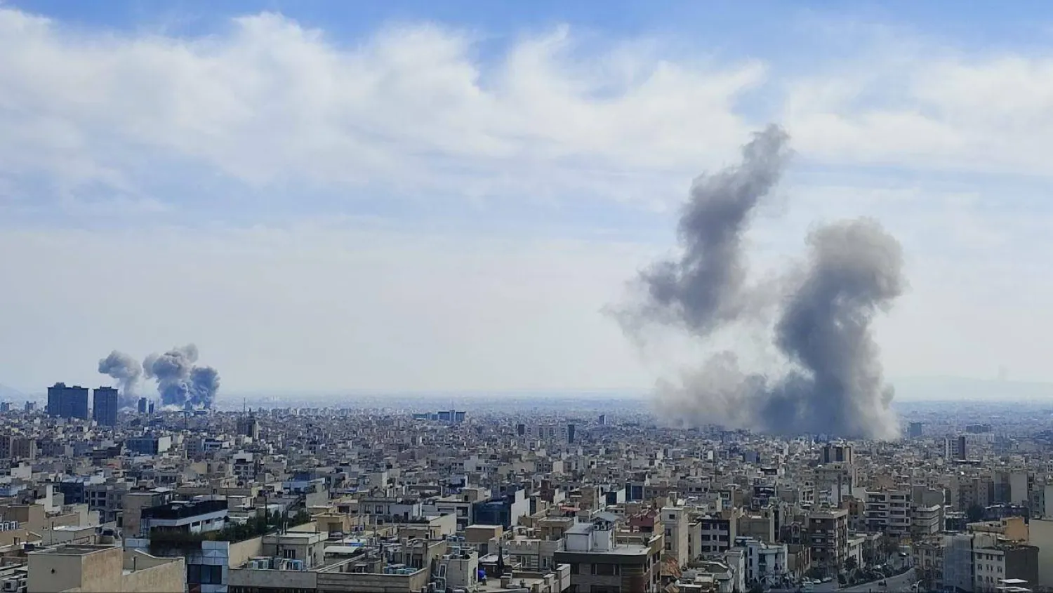 ترمب يتوعد بضربات أشد وإيران تحذر من توسع الأهداف