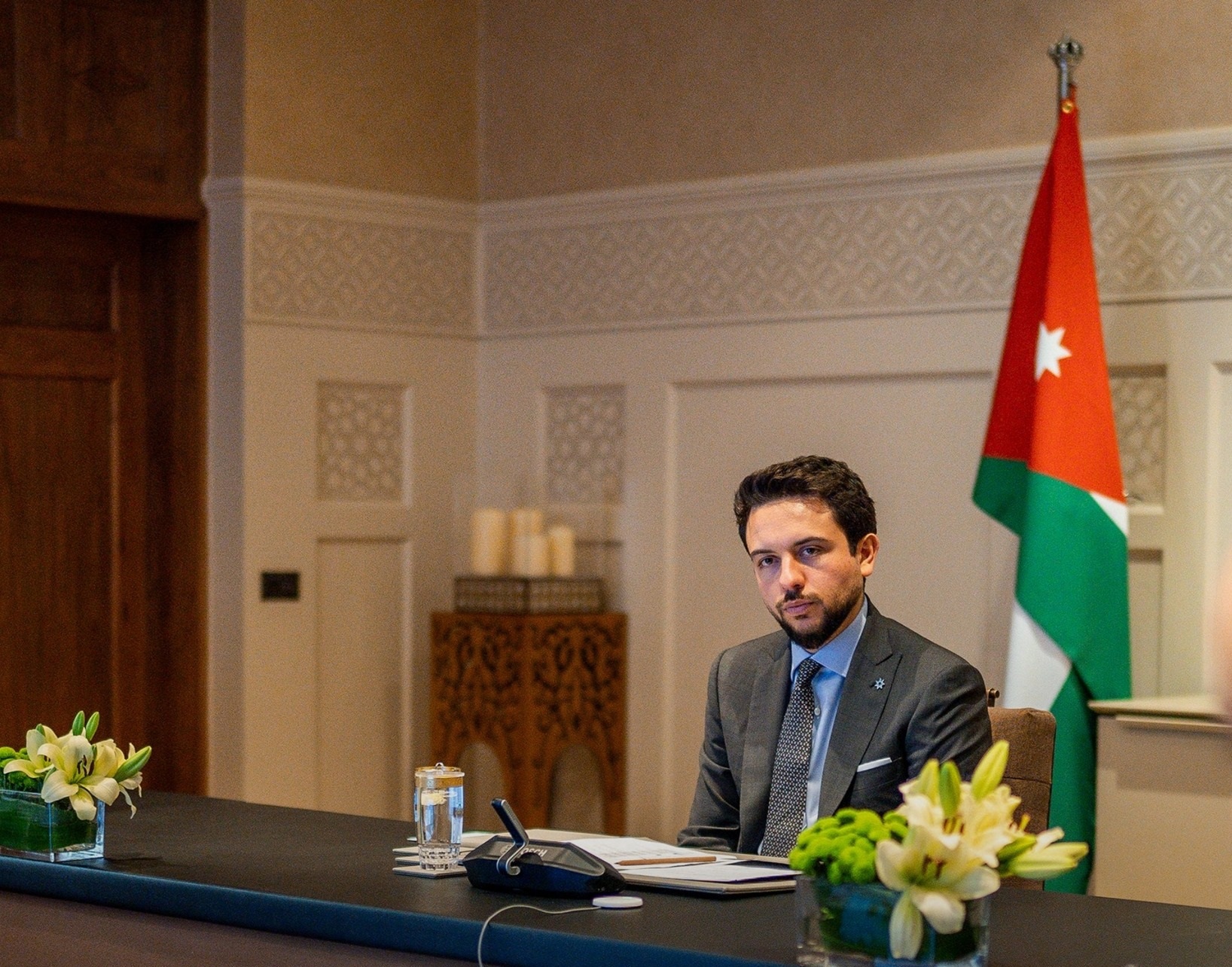 ولي العهد يعزي نظيره الكويتي بعسكريين استشهدوا أثناء أداء الواجب