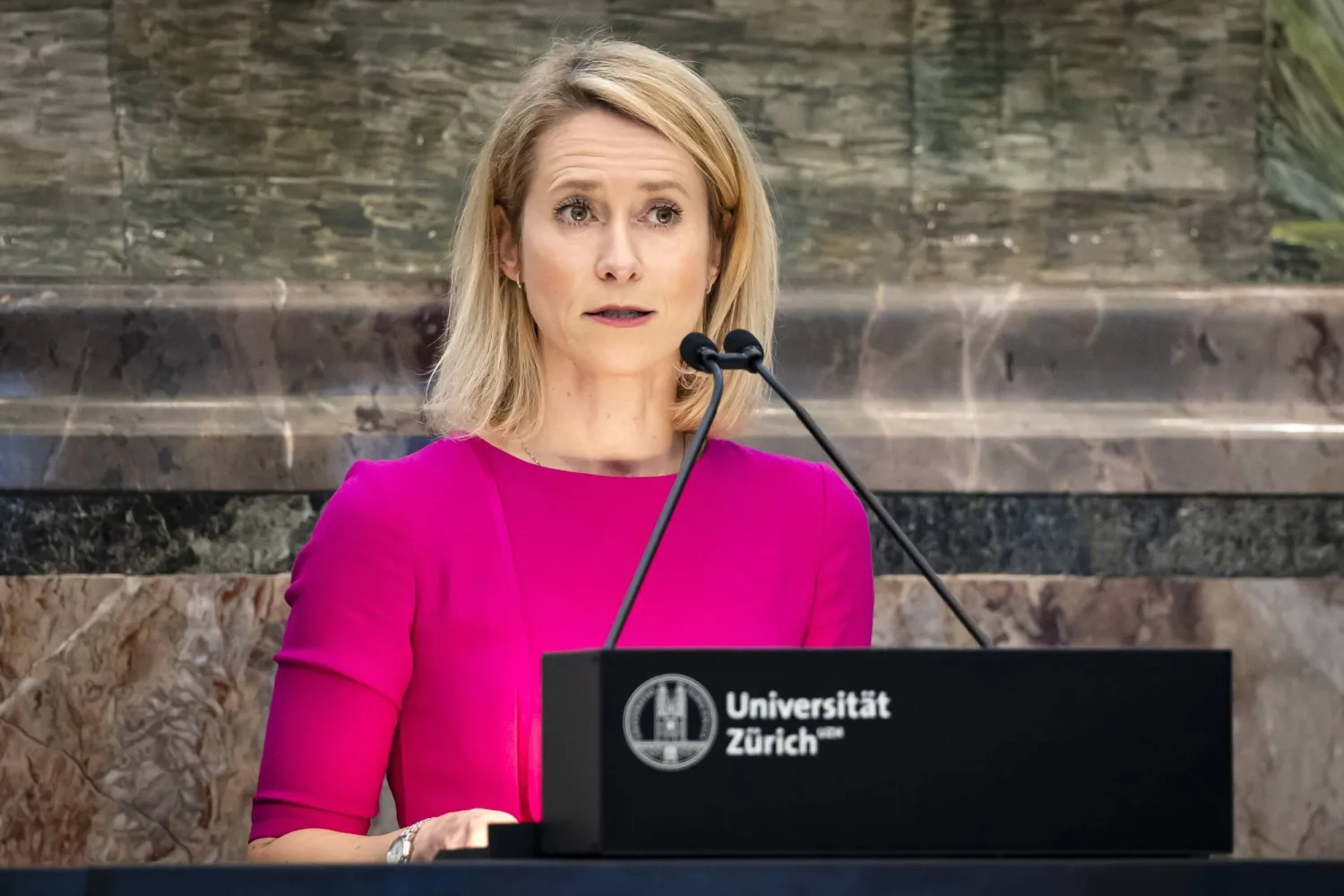 الاتحاد الأوروبي يفرض عقوبات على 19 مسؤولاً وكياناً إيرانياً