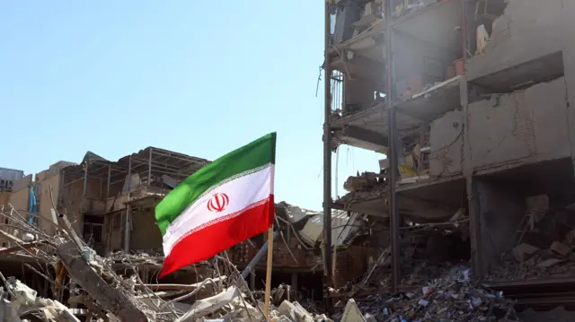 تضرر 56 متحفا وموقعا تاريخيا جراء القصف على إيران