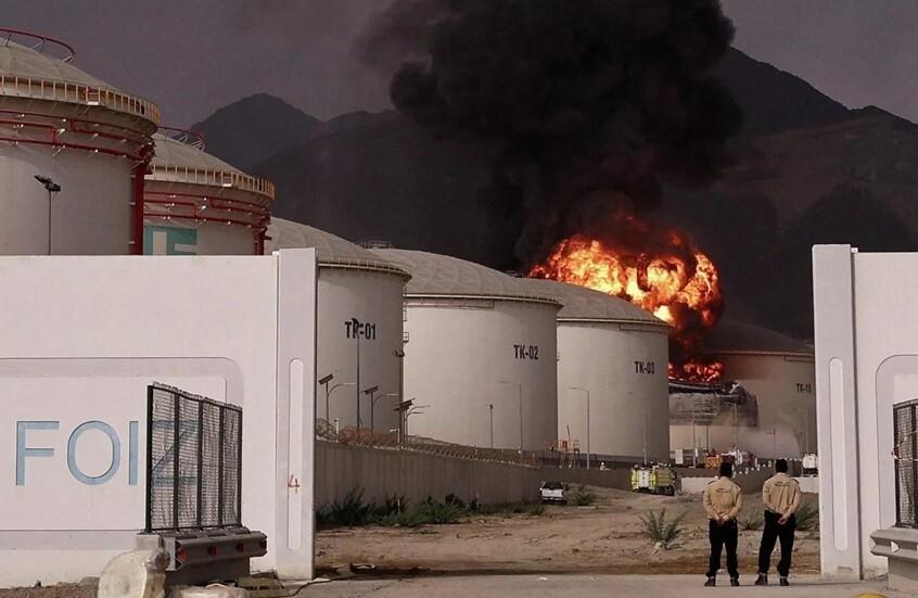 تصاعد الدخان من منشأة للطاقة في الإمارات