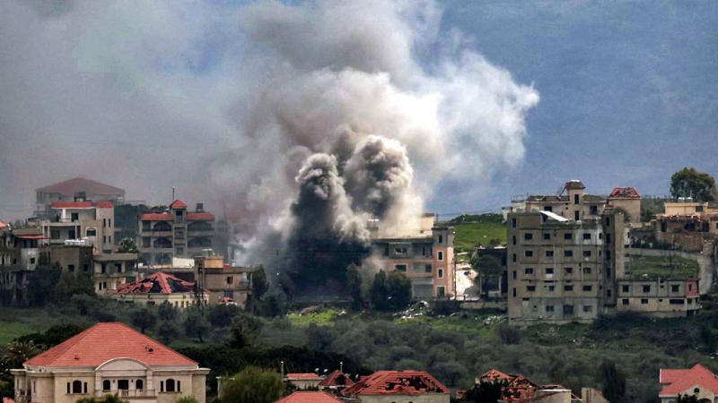 الجيش الإسرائيلي يعلن أنه يشن موجة غارات واسعة على طهران وبيروت