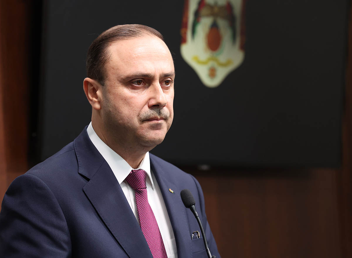 المومني: الأردن لن يكون ساحة حرب ونسعى لتخفيف آثار الأزمة على المملكة