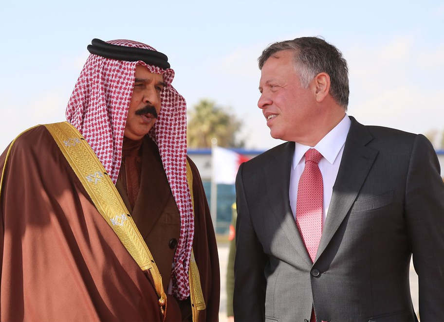 الملك والعاهل البحريني يتبادلان التهاني هاتفيا بمناسبة عيد الفطر