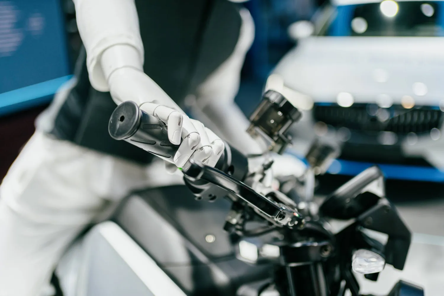 روبوتات الدرّاجة تحقق توازناً ديناميكياً وتتجاوز العقبات