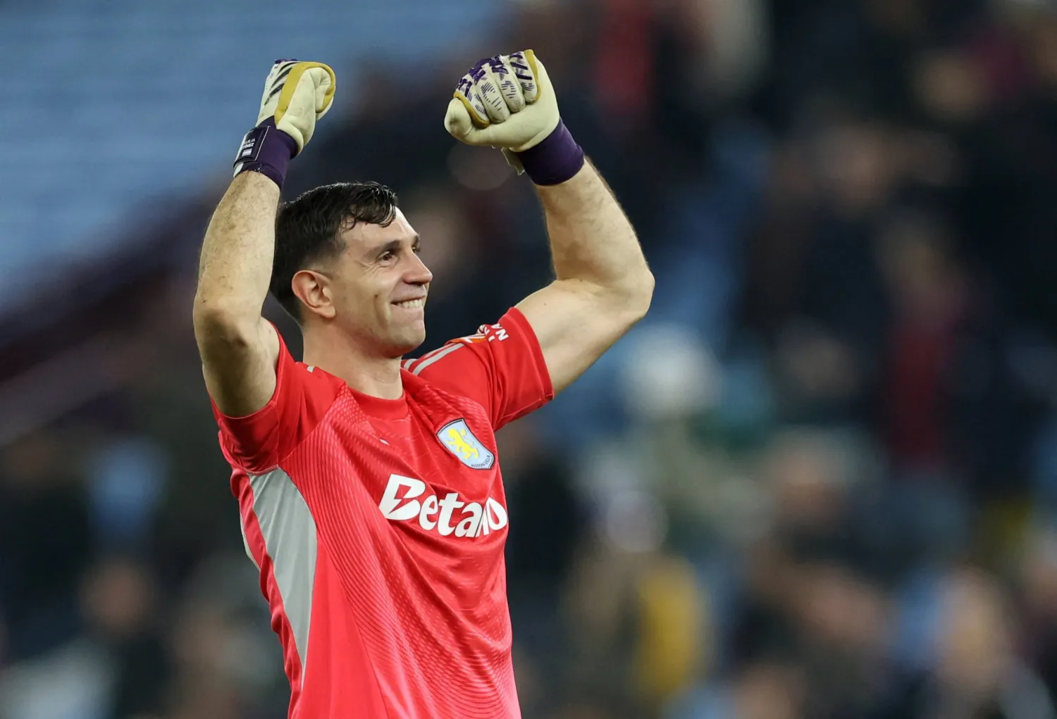 يوروبا ليغ: أستون فيلا يتأهل إلى ربع النهائي وروما يودع