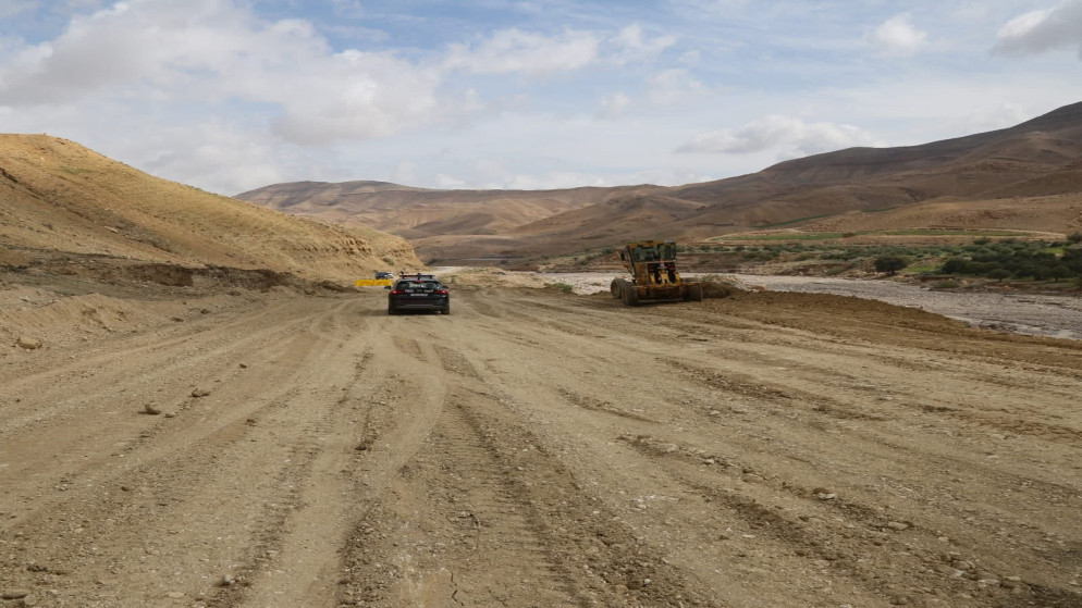 وزير الأشغال: إجراءات فنية لتعزيز تصريف المياه والحماية من السيول في المواقع المتضررة