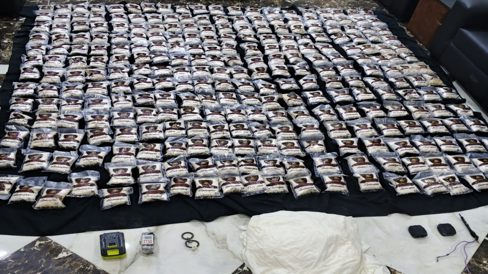 الجيش يحبط تهريب كمية كبيرة من المواد المخدرة بواسطة بالونات