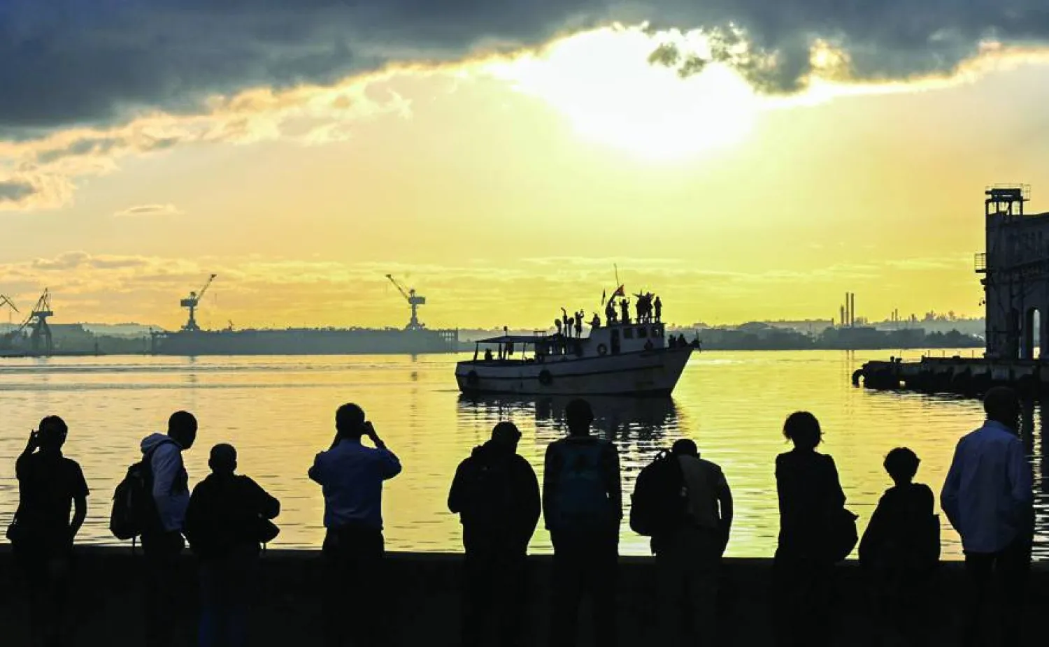 المكسيك تجد قاربين يحملان مساعدات لكوبا بعد فقد الاتصال بهما