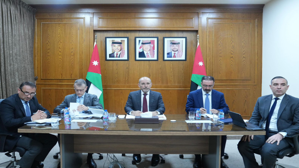 الصفدي: ضرورة بلورة موقف دولي موحد إزاء التصعيد بالمنطقة وإغلاق مضيق هرمز