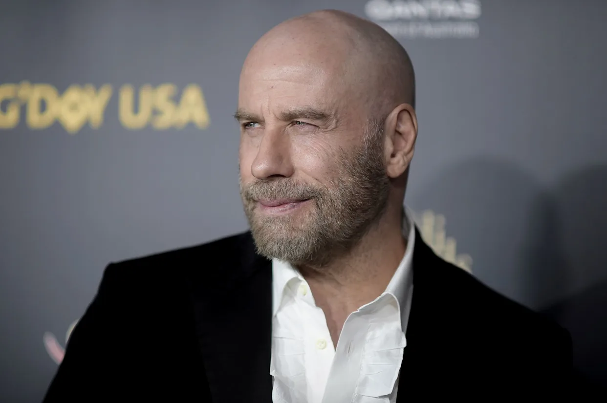 جون ترافولتا يبدأ رحلة الإخراج بفيلم جديد في مهرجان كان: مستوحى من طفولته