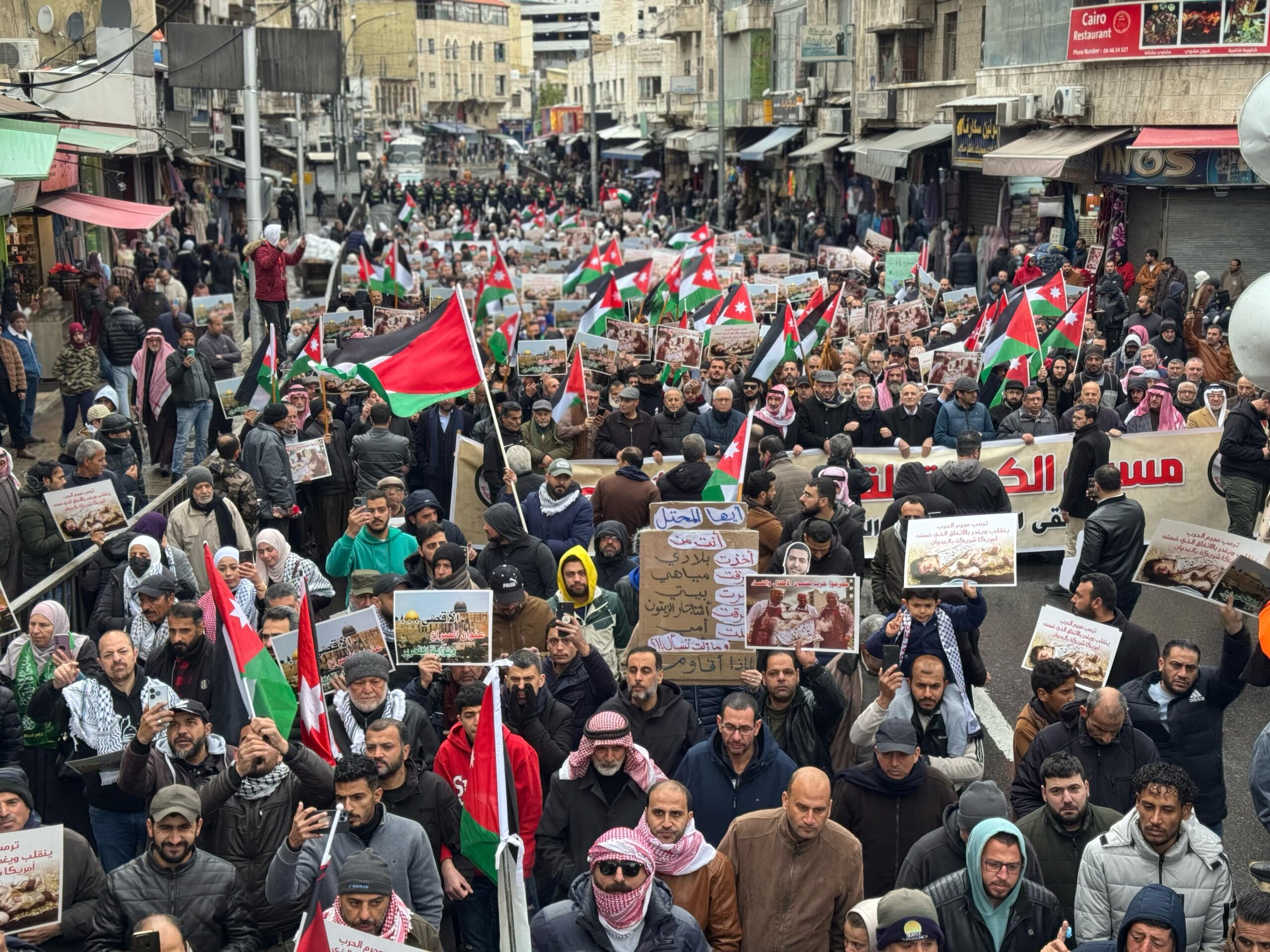 مسيرة في عمّان تؤكد ثبات الموقف الأردني ودعم رسائل الملك تجاه القدس