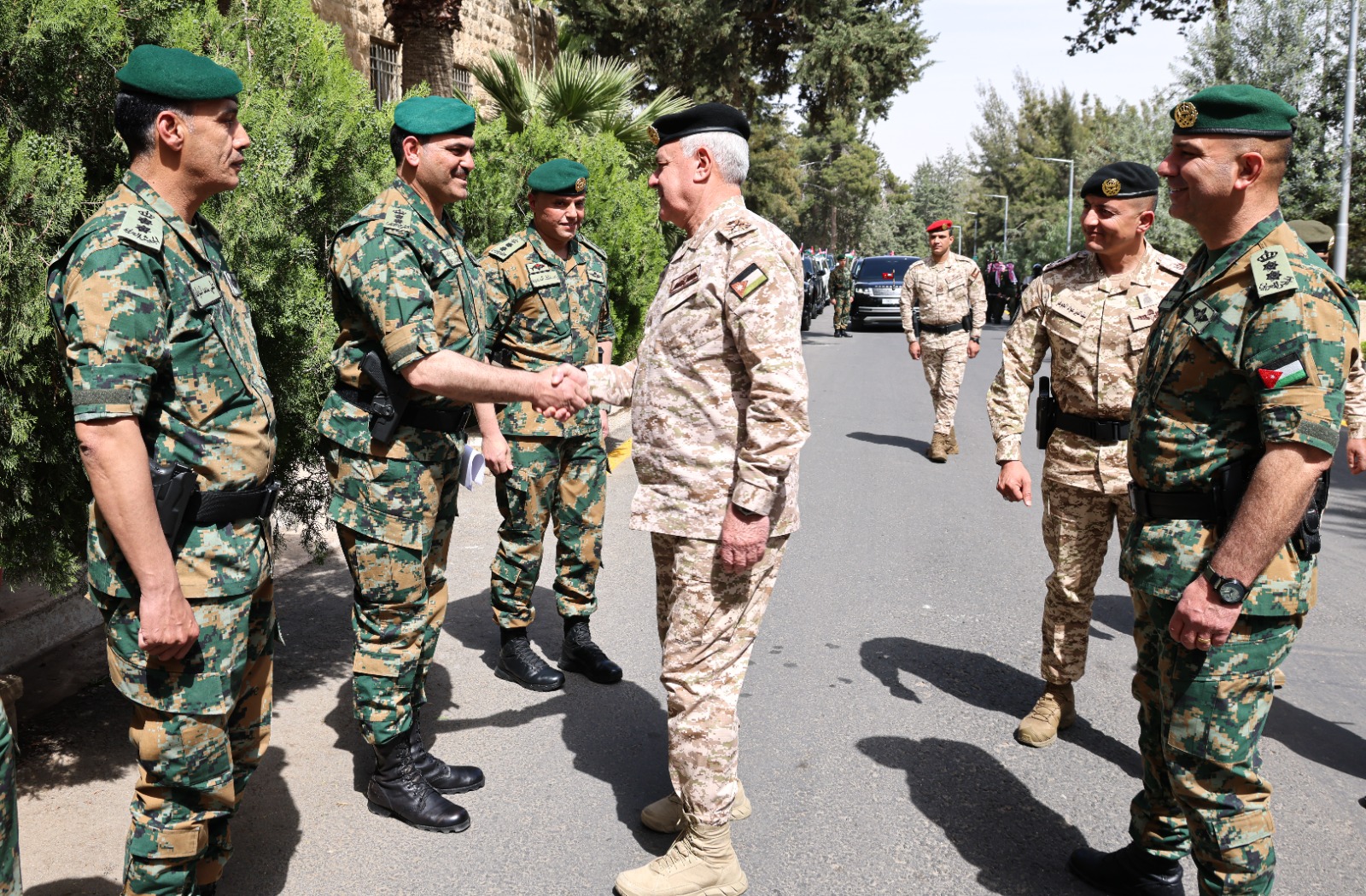 رئيس هيئة الأركان المشتركة يزور قيادة الحرس الملكي الخاص