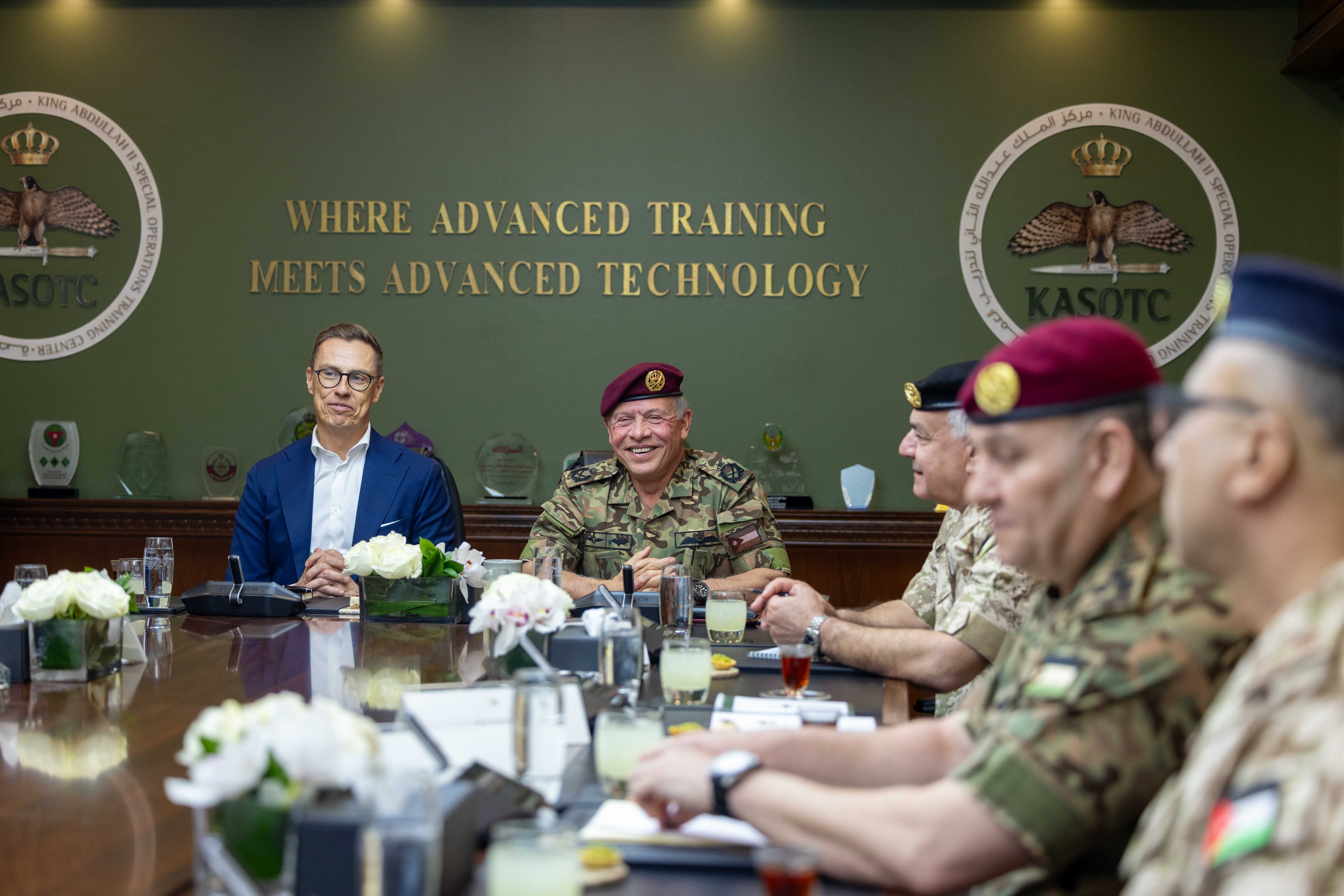 الملك والرئيس الفنلندي يتابعان تمرينا تعبويا في مركز الملك عبدﷲ الثاني لتدريب العمليات الخاصة