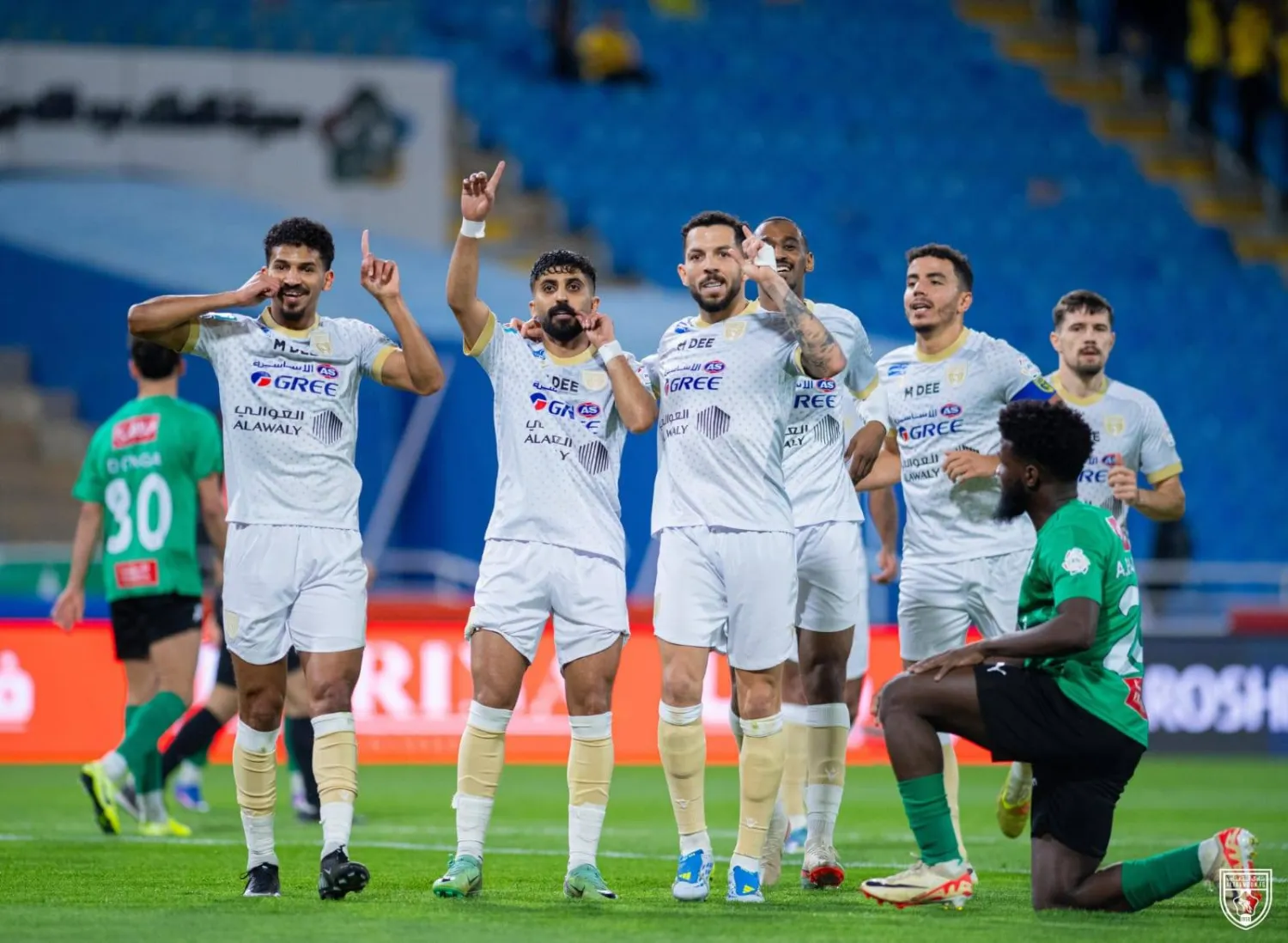 الدوري السعودي: التعاون يقترب من الآسيوية بثنائية في النجمة