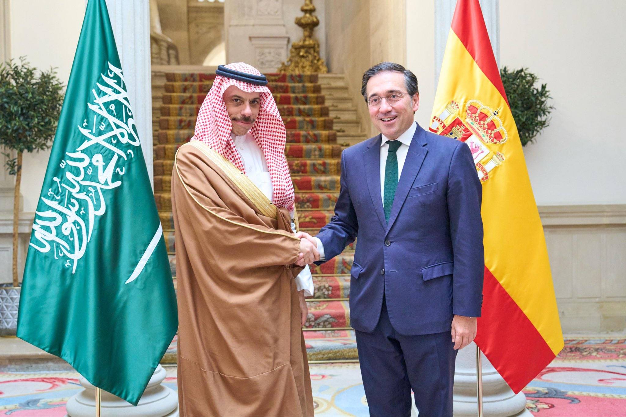 تشديد سعودي على عودة هرمز إلى ما قبل 28 فبراير