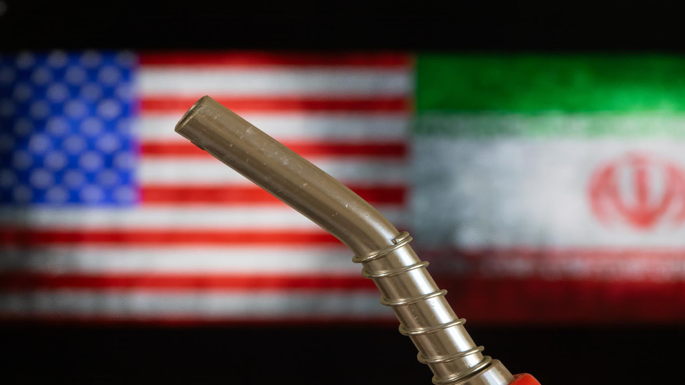 النفط يتراجع مع ترقب تطور المحادثات بين طهران وواشنطن