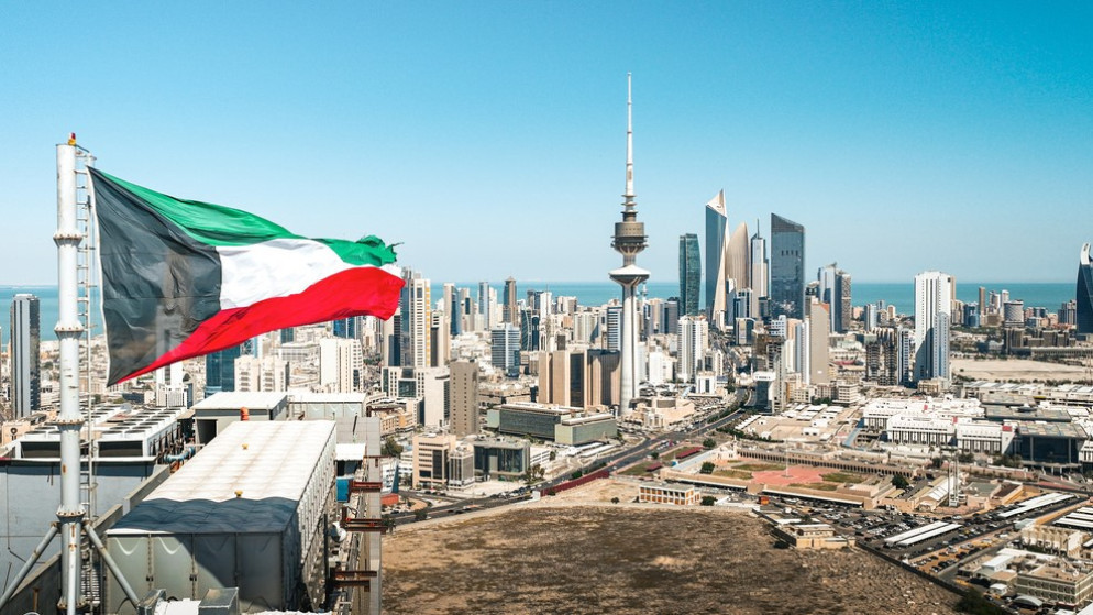 الجيش الكويتي يعلن تصديه لهجمات صاروخية ولطائرات مسيّرة معادية